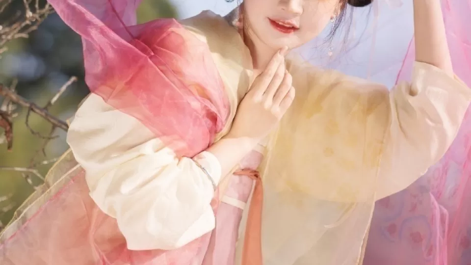 女大校花每日投稿大赛17每日挑战-骑乘大赛聚焦：黑料吃瓜题材镜头语言播放预览封面